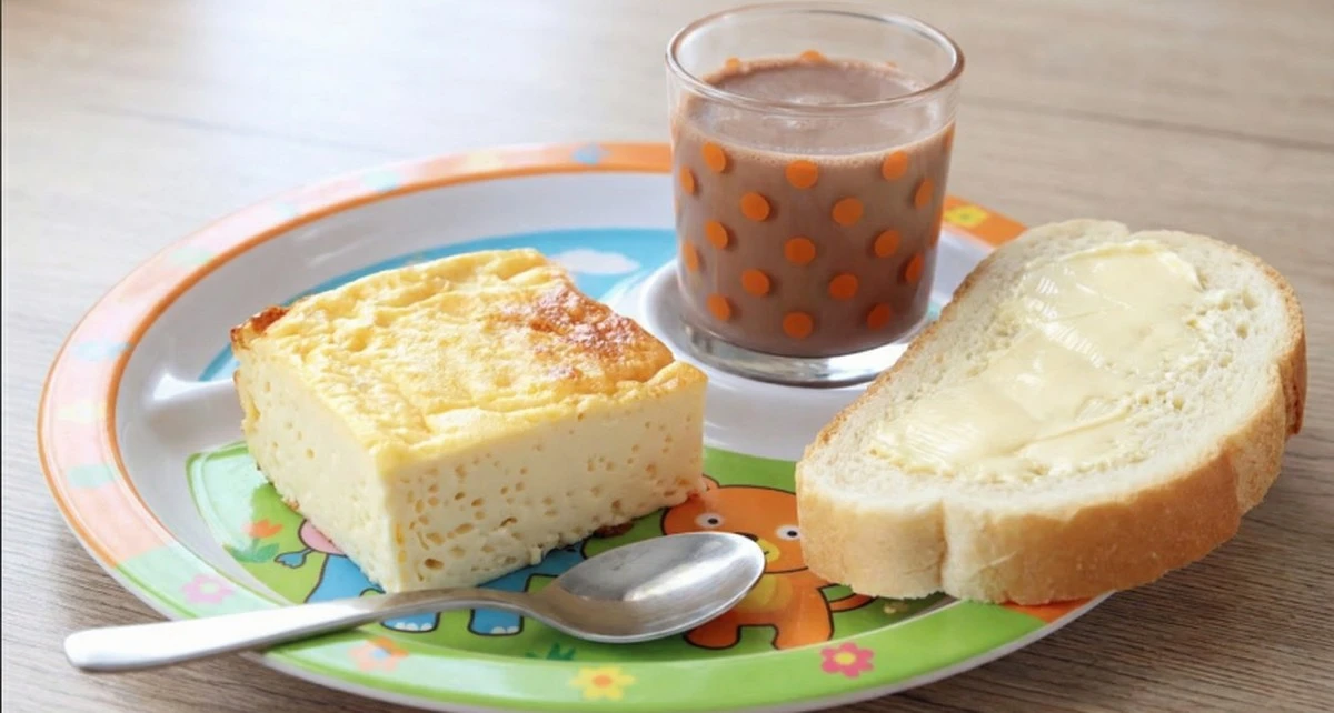 Jak zrobić idealny, puszysty omlet z dzieciństwa, który rozpływa się w ustach
