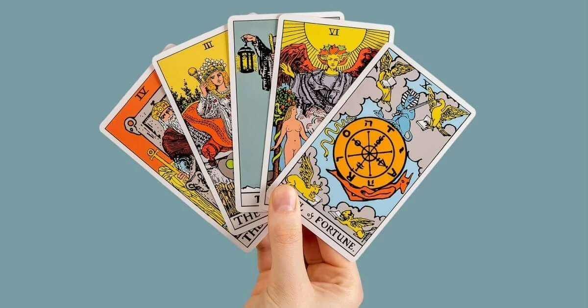 8 lutego 2026: Tarot Nieba i Prognozy dla 12 Znaków Zodiaku