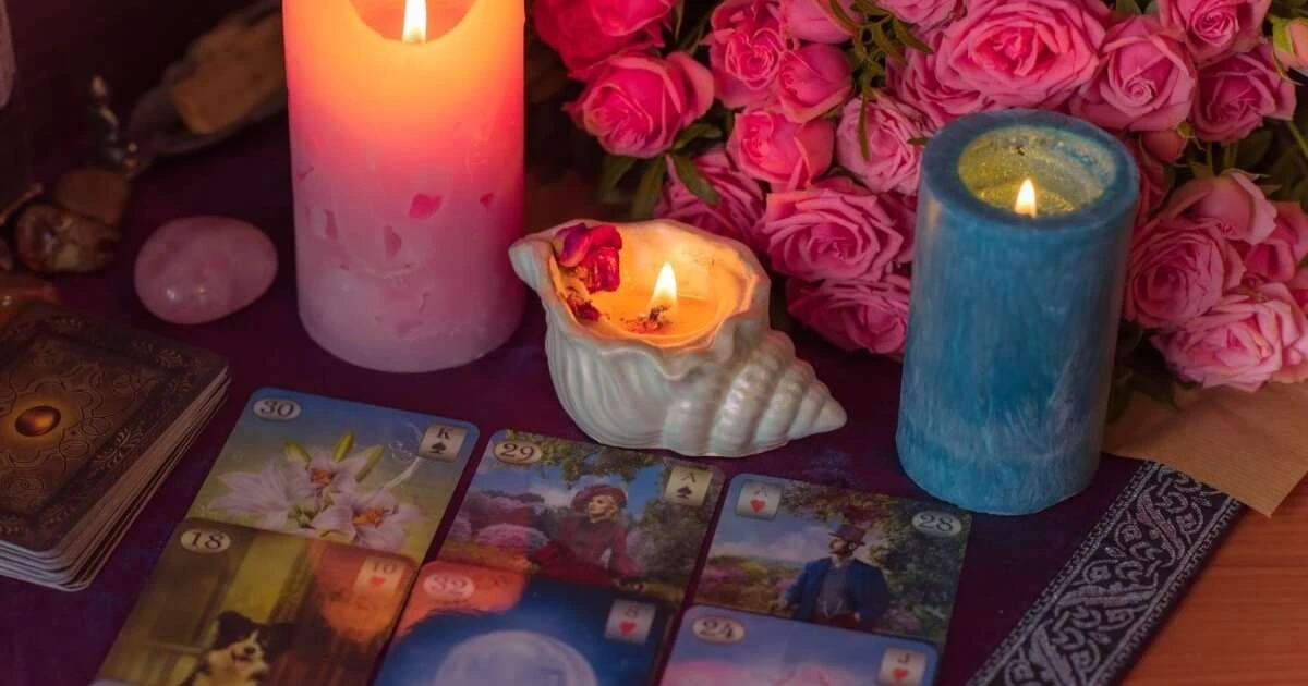 Tarot na piątek 13.02.2026: Kluczowe karty dla każdego znaku zodiaku