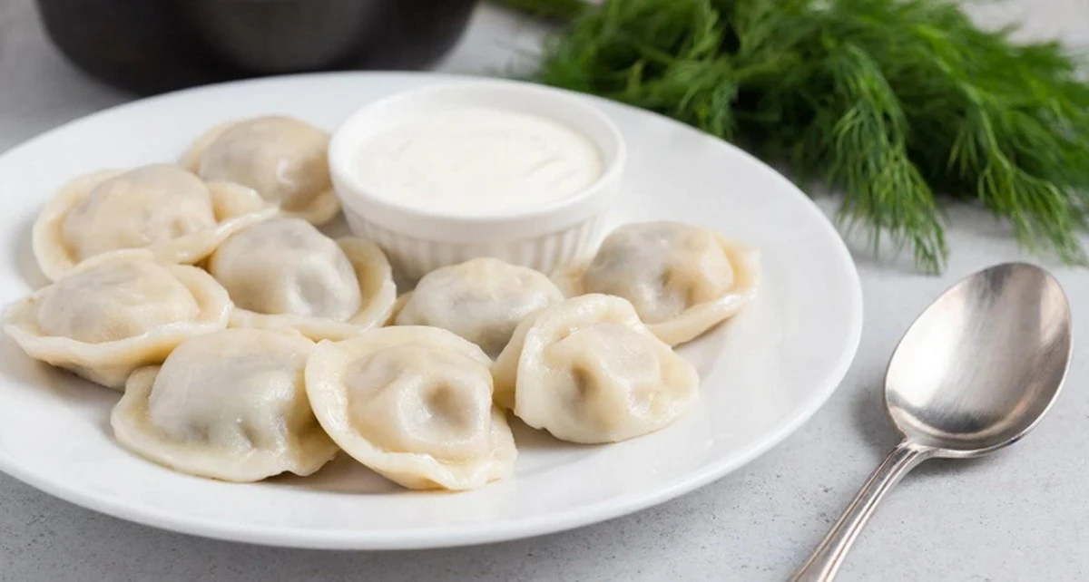 Dlaczego nie wrzucamy pierogów do wrzątku? Sprawdź trzy kroki do idealnej tekstury