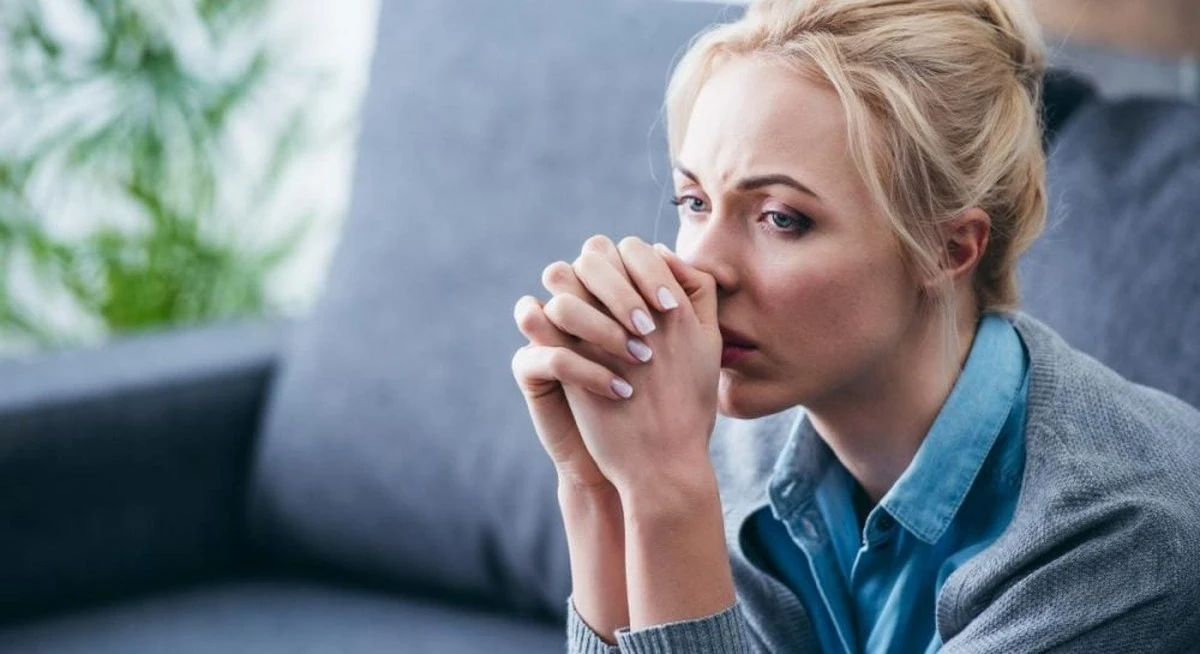 Dlaczego lata między 40 a 50 są tak wyczerpujące? Naukowcy wskazują na jedno dekadę