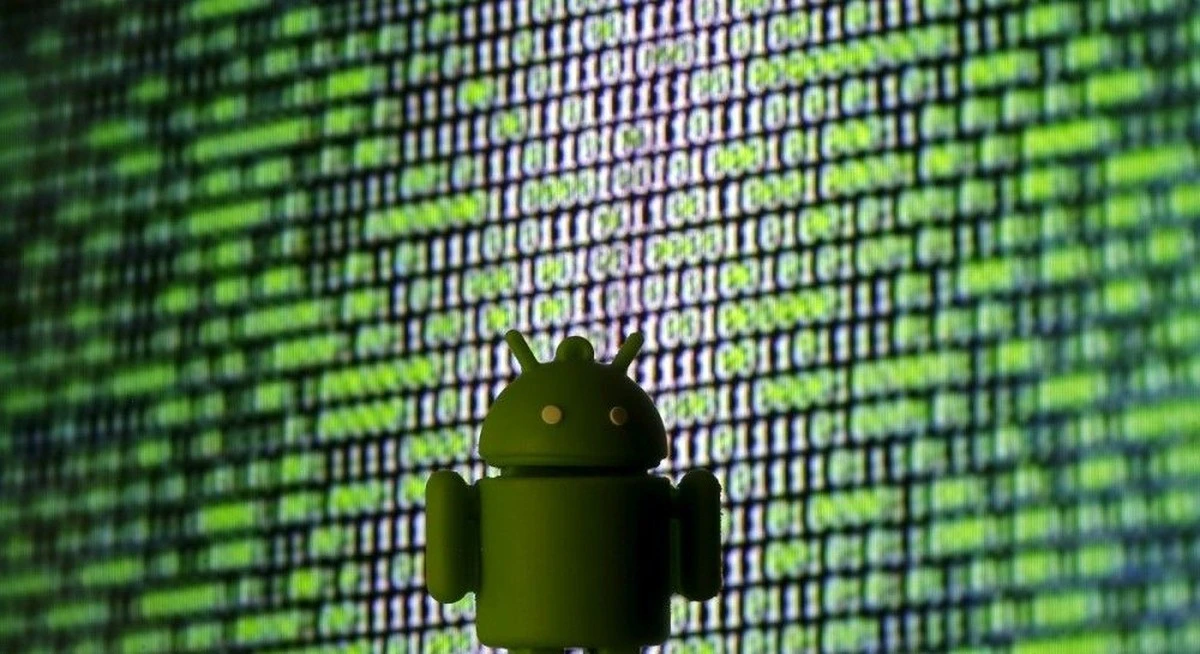 Pierwsze zagrożenie na Androida wykorzystujące AI: PromptSpy blokuje usuwanie i szpieguje Twój ekran