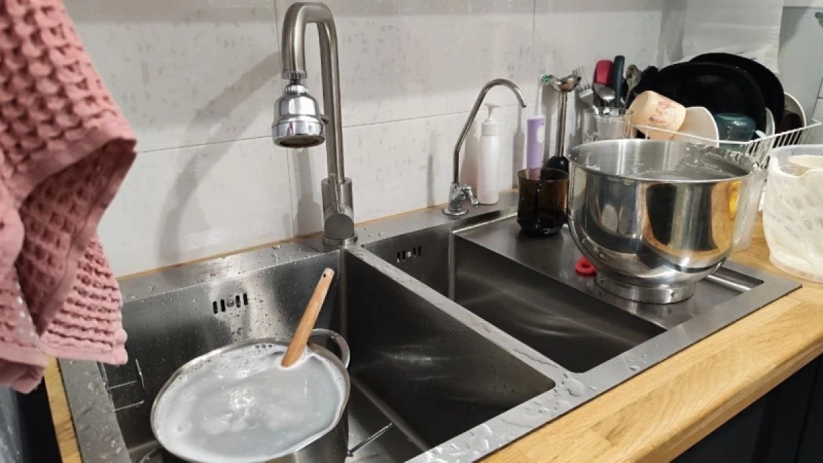 Sprytne gospodynie mieszają pastę do zębów z octem i nie znają zmartwień - oto dlaczego