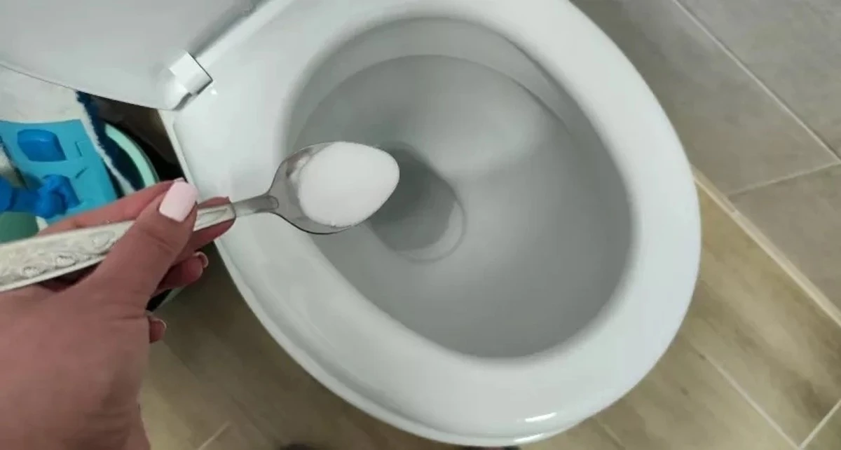 Sól w toalecie i zlewie? Poznaj sekret czystości, o którym mało kto mówi