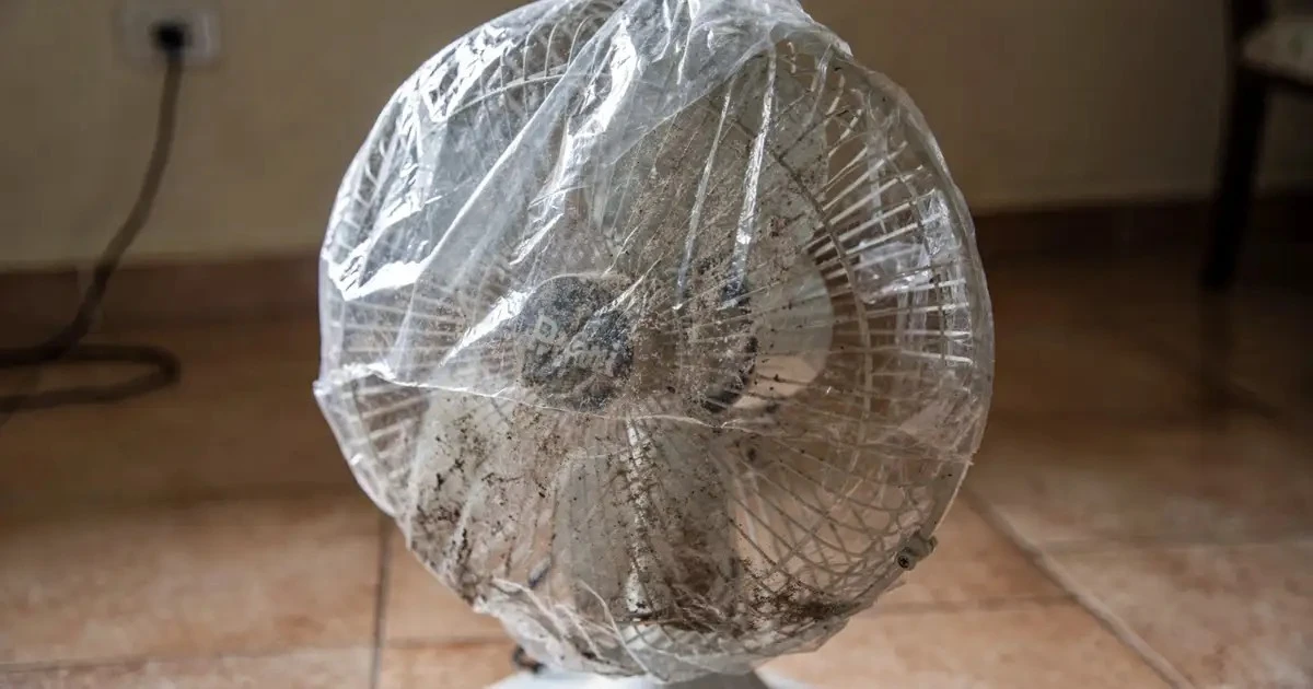 Jak błyskawicznie wyczyścić wentylator plastikiem – koniec z syzyfową pracą!